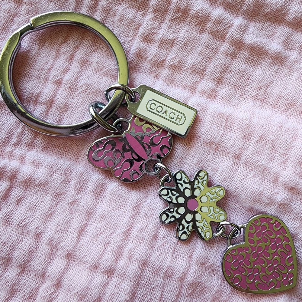 Coach Vintage Butterfly Daisy Heart Signature keychain
